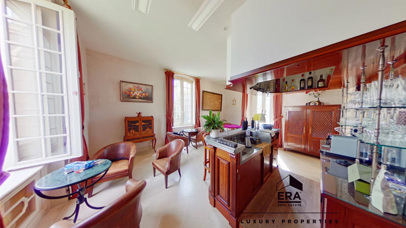 Château - 600 m² - 15 pièces