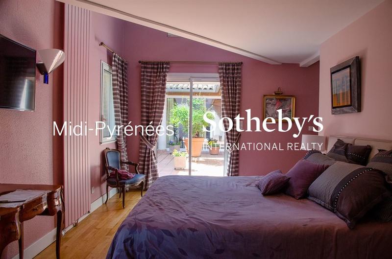 Maison - 661 m² - 19 pièces