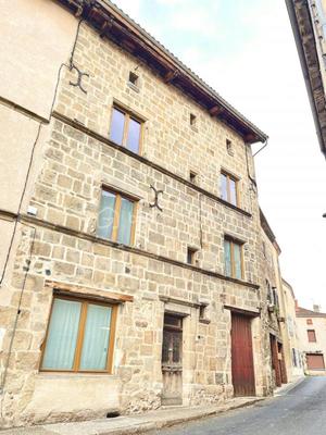 Maison de village - 232 m² - 7 pièces