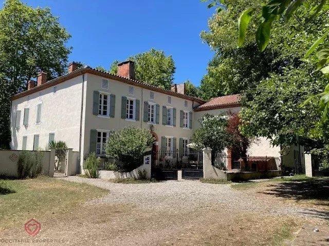 Maison de maîtres - 585 m² - 20 pièces