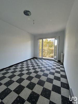 Appartement - 99 m² - 4 pièces