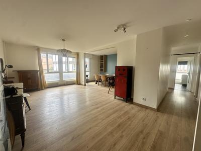 Appartement - 99 m² - 5 pièces