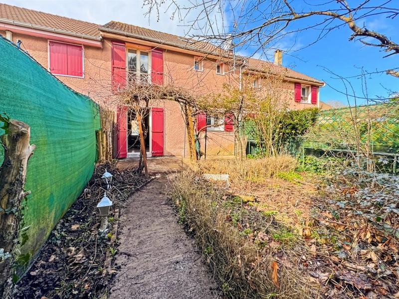 Maison - 80 m² - 5 pièces