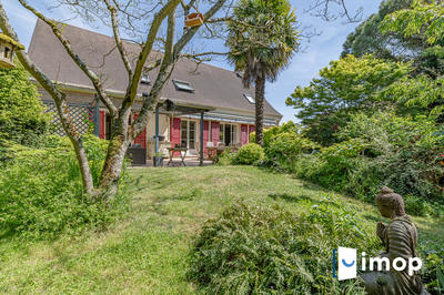 Maison - 225 m² - 7 pièces