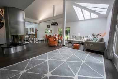 Maison - 354 m² - 8 pièces