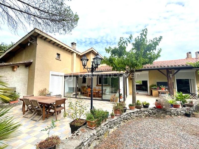 Maison traditionnelle - 153 m² - 6 pièces