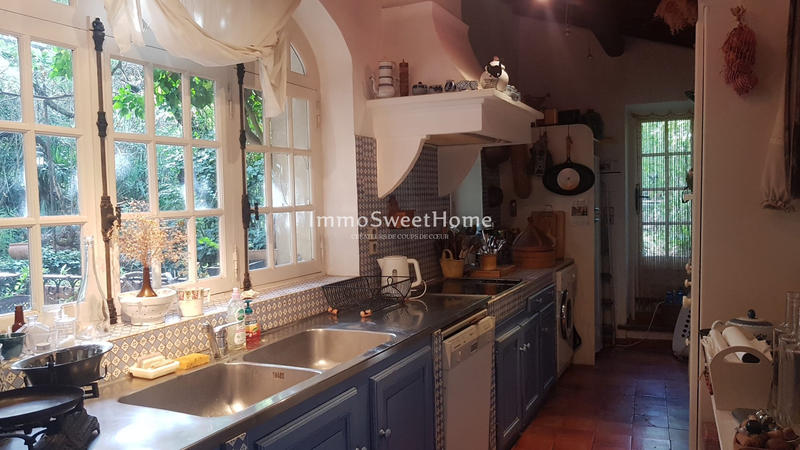 Mas - 338 m² - 14 pièces