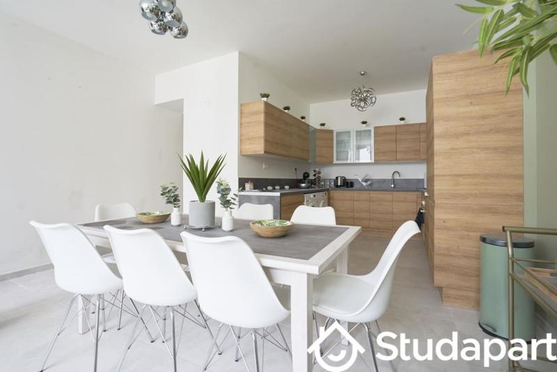 Chambre - 11 m² - 1 pièce