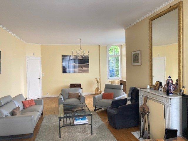 Maison - 232 m² - 4 pièces