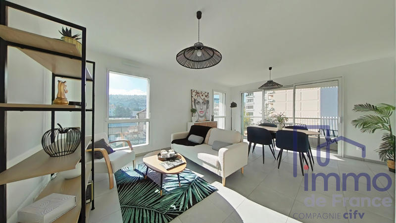 Appartement - 85 m² - 4 pièces