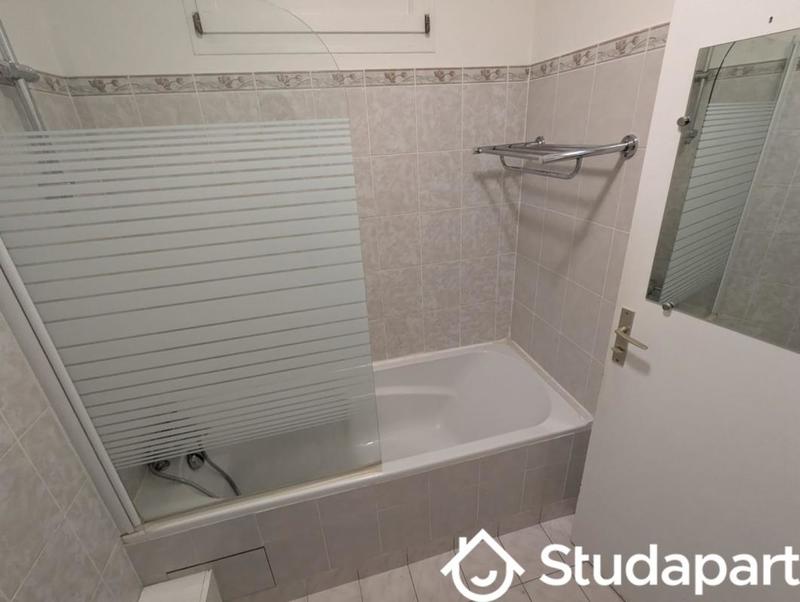 Chambre - 9 m² - 1 pièce