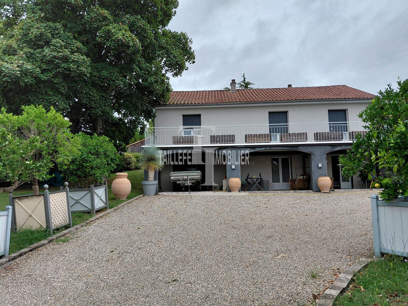 Villa - 180 m² - 6 pièces