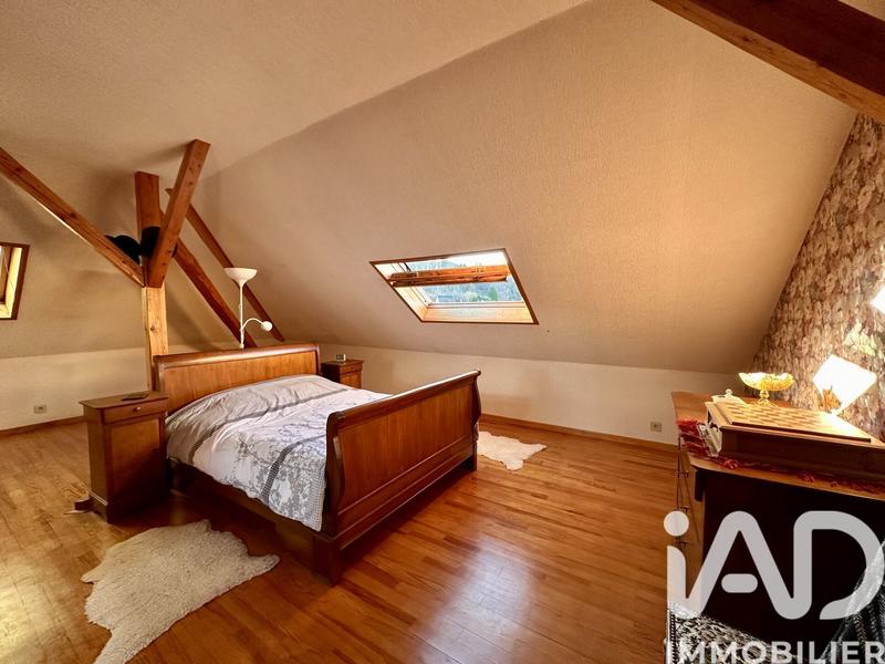 Maison - 187 m² - 9 pièces