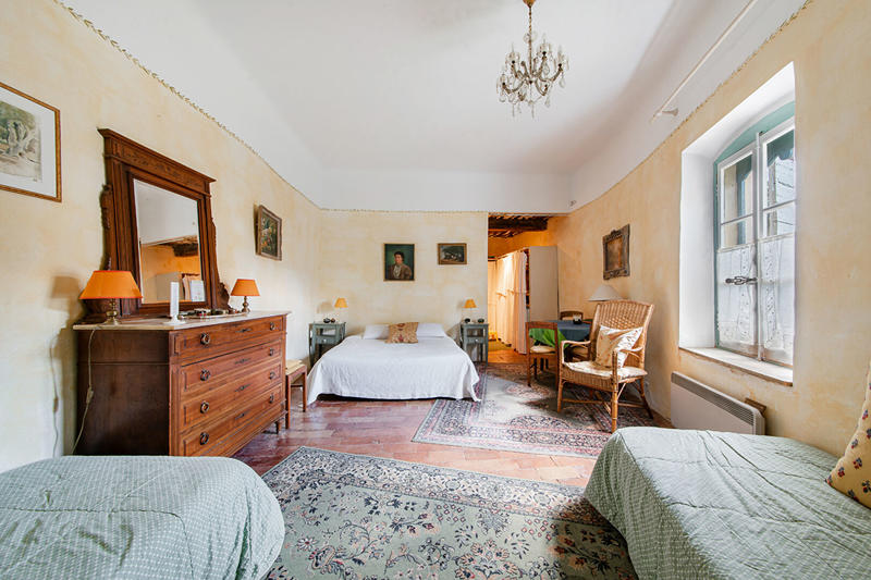 Maison - 224 m² - 8 pièces