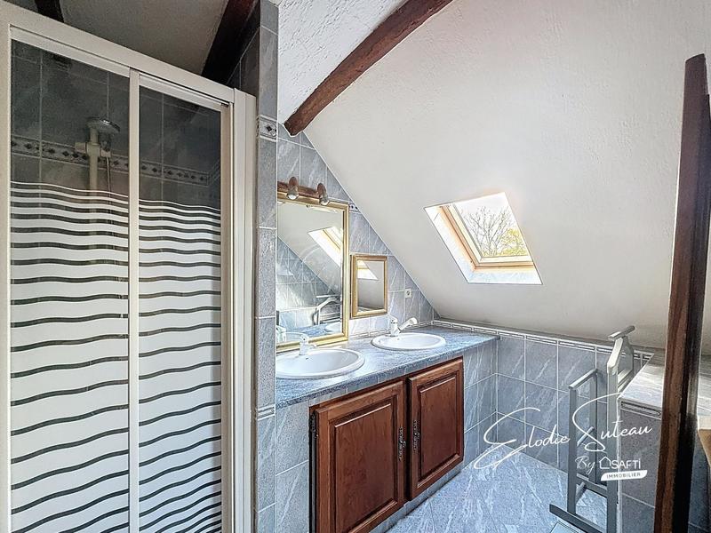 Maison - 96 m² - 5 pièces