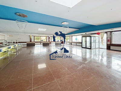 Local d'activités - 829 m²