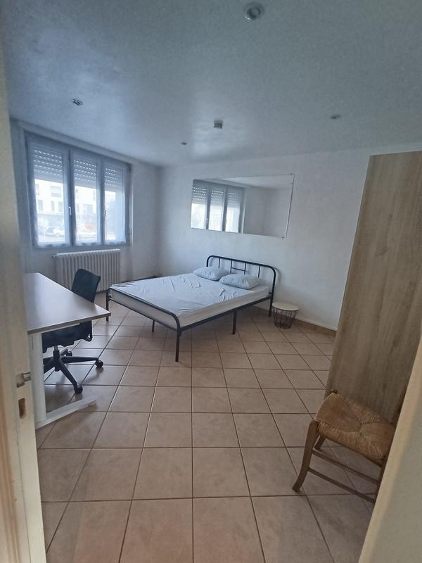 Appartement - 122 m² - 9 pièces