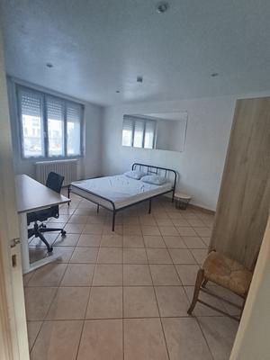 Appartement - 122 m² - 9 pièces