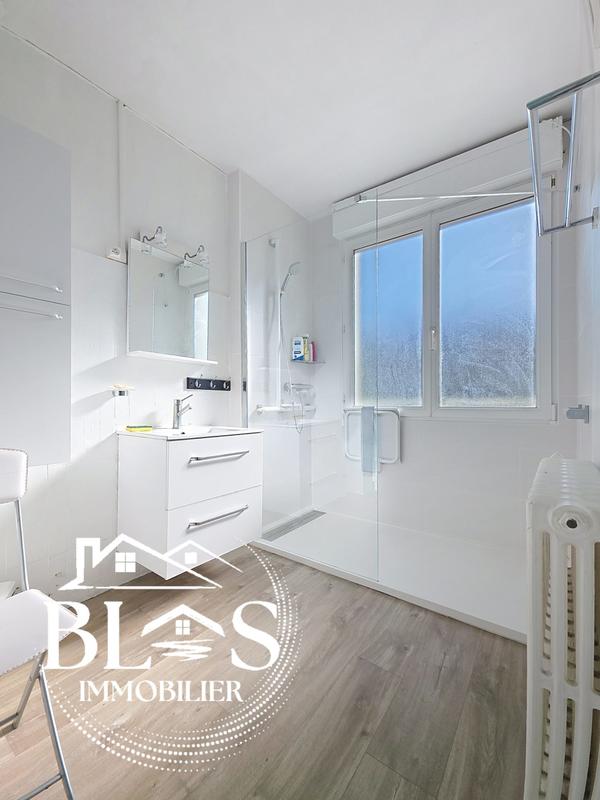 Maison traditionnelle - 97 m² - 4 pièces