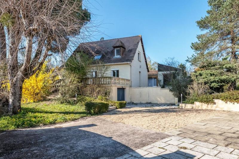 Maison bourgeoise - 192 m² - 8 pièces