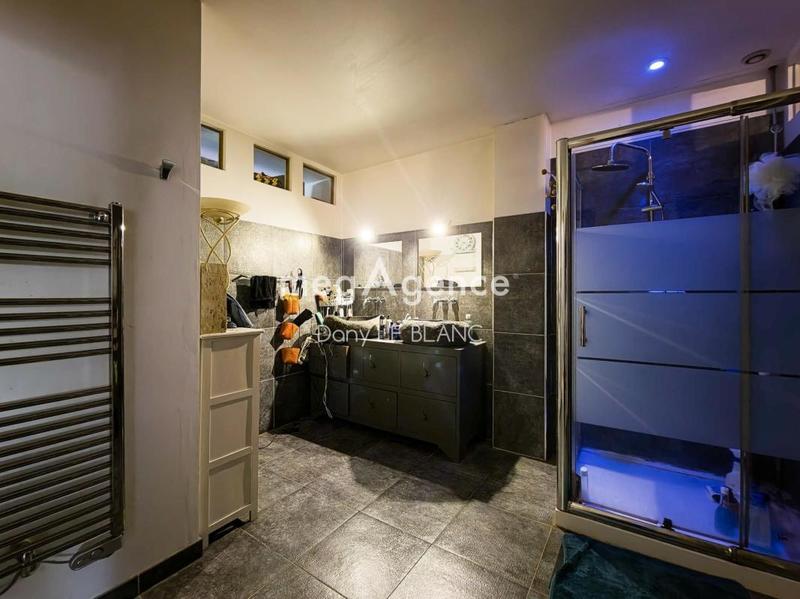 Appartement - 150 m² - 5 pièces