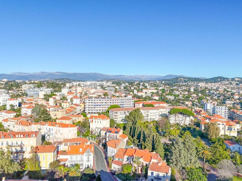 Appartement - 60 m² - 2 pièces