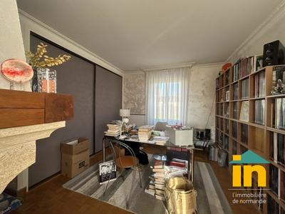 Maison - 284 m² - 8 pièces