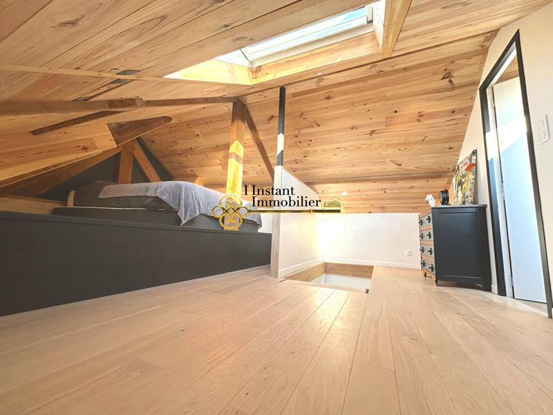 Appartement - 80 m² - 2 pièces