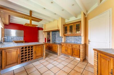 Maison - 215 m² - 7 pièces