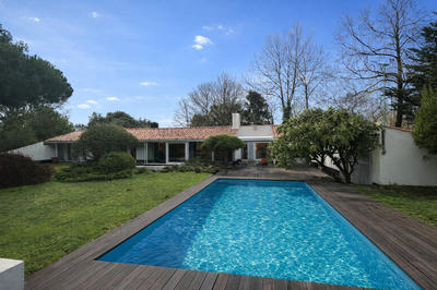 Maison - 185 m² - 6 pièces