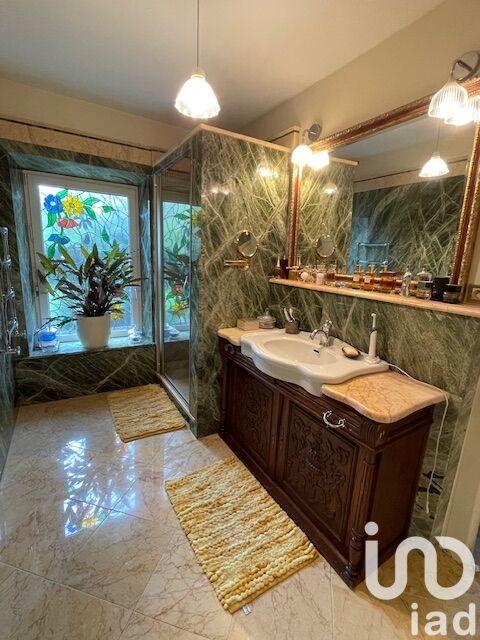 Maison - 206 m² - 7 pièces