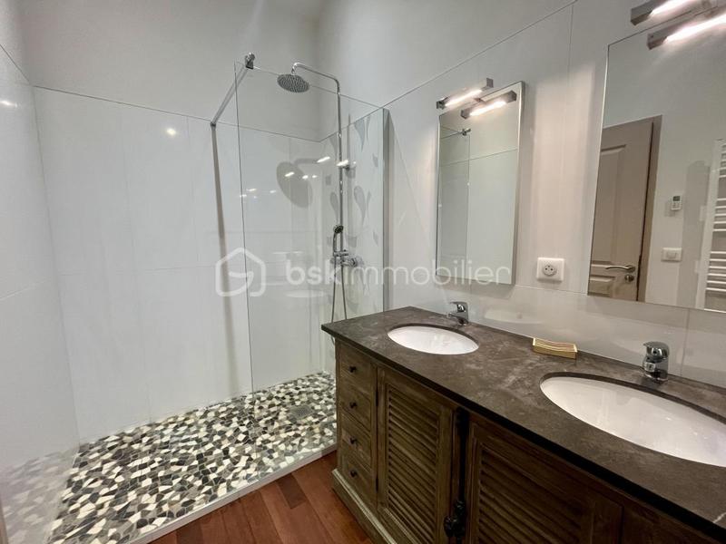 Corps de ferme - 371 m² - 9 pièces