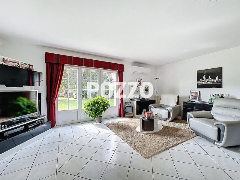 Maison - 255 m² - 8 pièces
