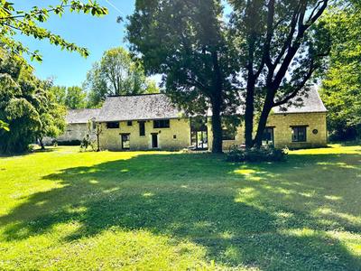 Moulin - 401 m² - 12 pièces