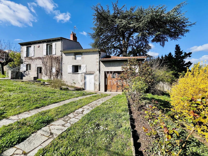 Maison - 92 m² - 5 pièces
