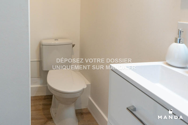 Chambre - 11 m² - 6 pièces