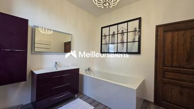 Propriété - 285 m² - 7 pièces