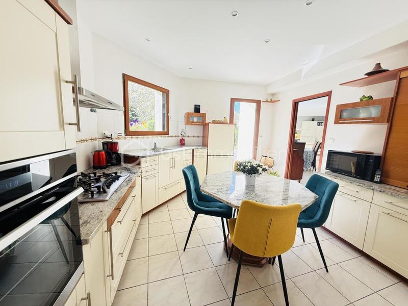 Maison - 168 m² - 7 pièces