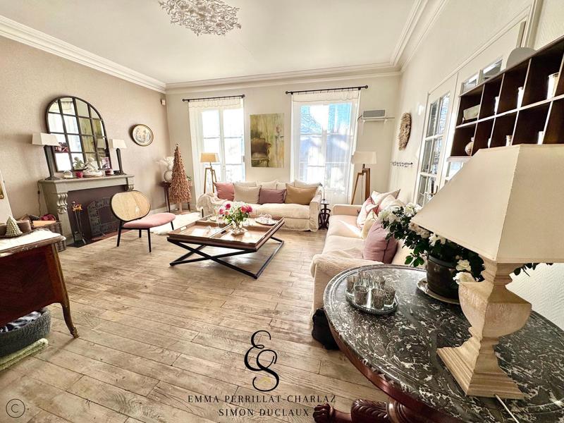 Villa - 230 m² - 11 pièces