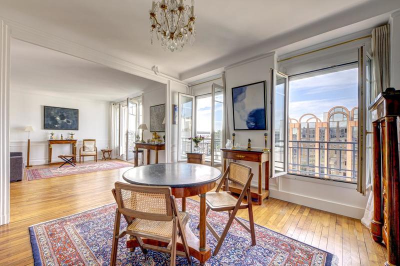 Appartement - 155 m² - 9 pièces