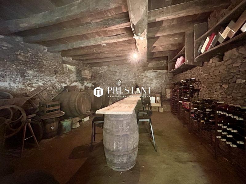 Maison - 411 m² - 11 pièces