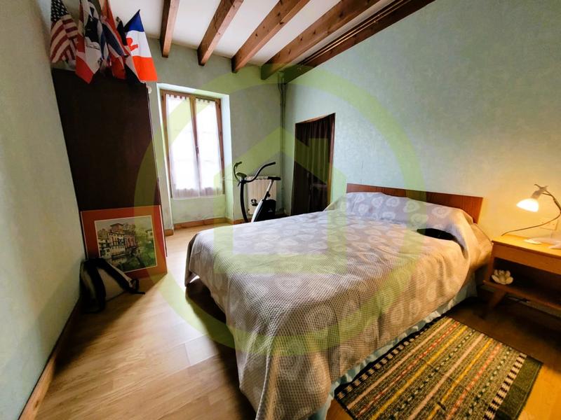 Maison - 275 m² - 8 pièces