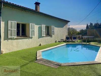 Maison - 200 m² - 7 pièces