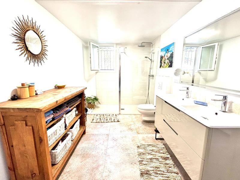 Maison - 185 m² - 8 pièces