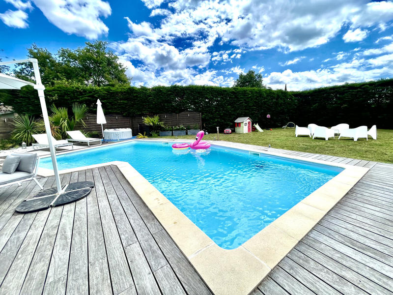 Maison - 200 m² - 7 pièces