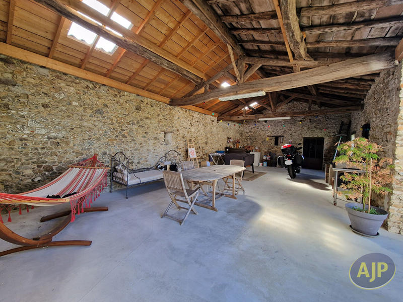 Maison - 283 m² - 11 pièces