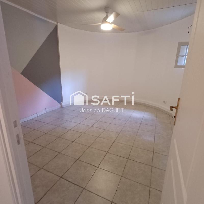 Maison - 250 m² - 8 pièces