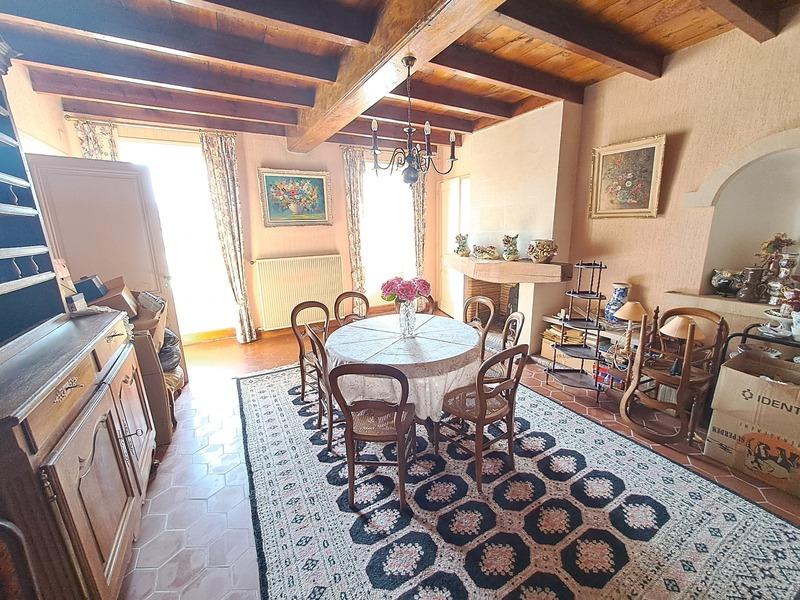 Propriété - 318 m² - 10 pièces