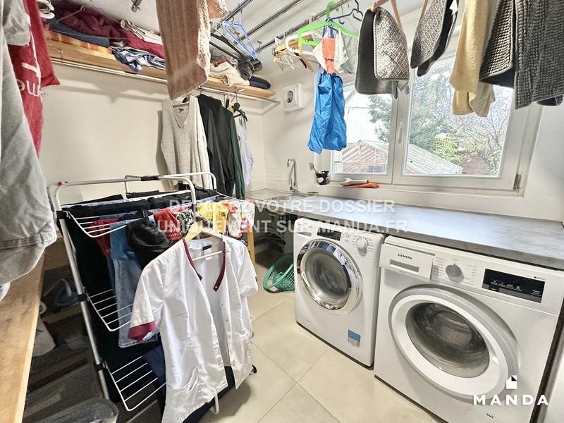 Chambre - 12 m² - 10 pièces