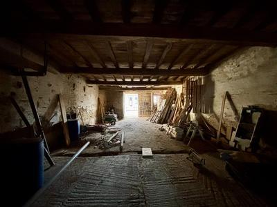 Maison - 390 m² - 2 pièces